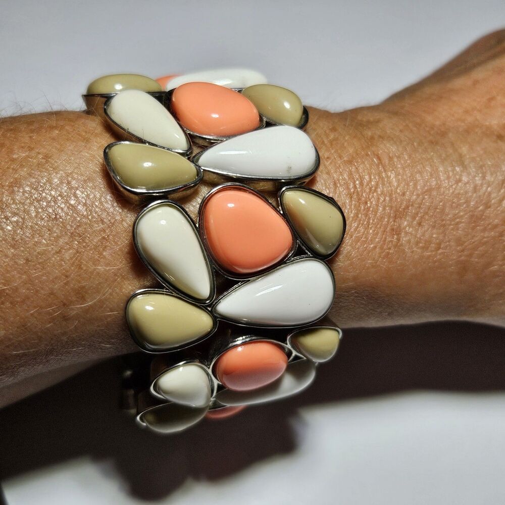 Silver Tone Chunky Pink Tan White Bead Stretch Bracelet 7.5" - Picture 6 of 12